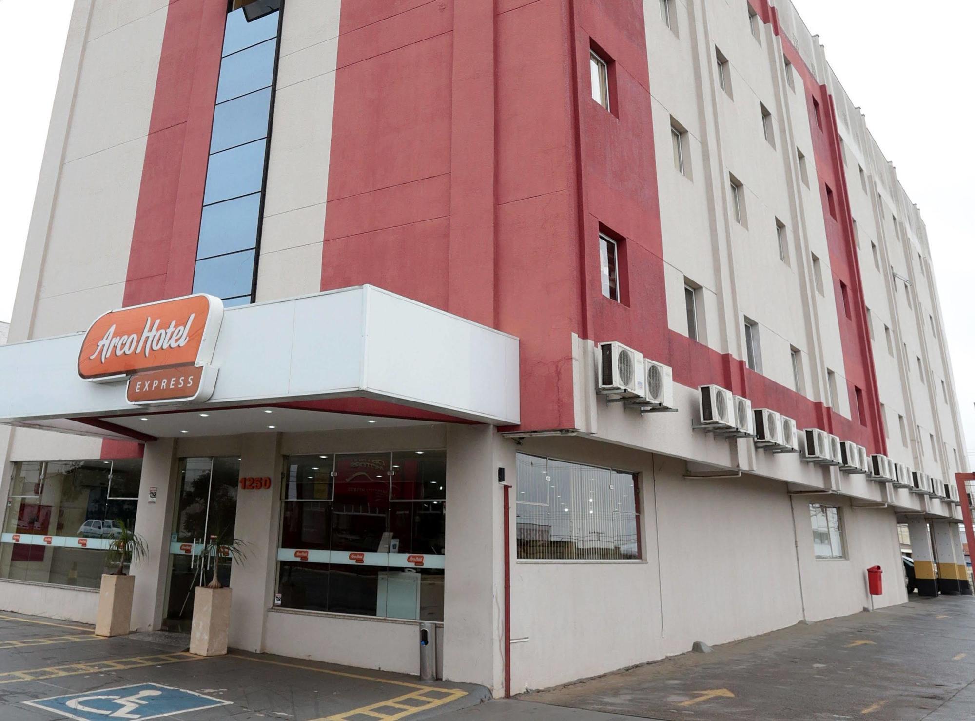 Hotel Dan Inn Sao Carlos By Nacional Inn Exterior photo
